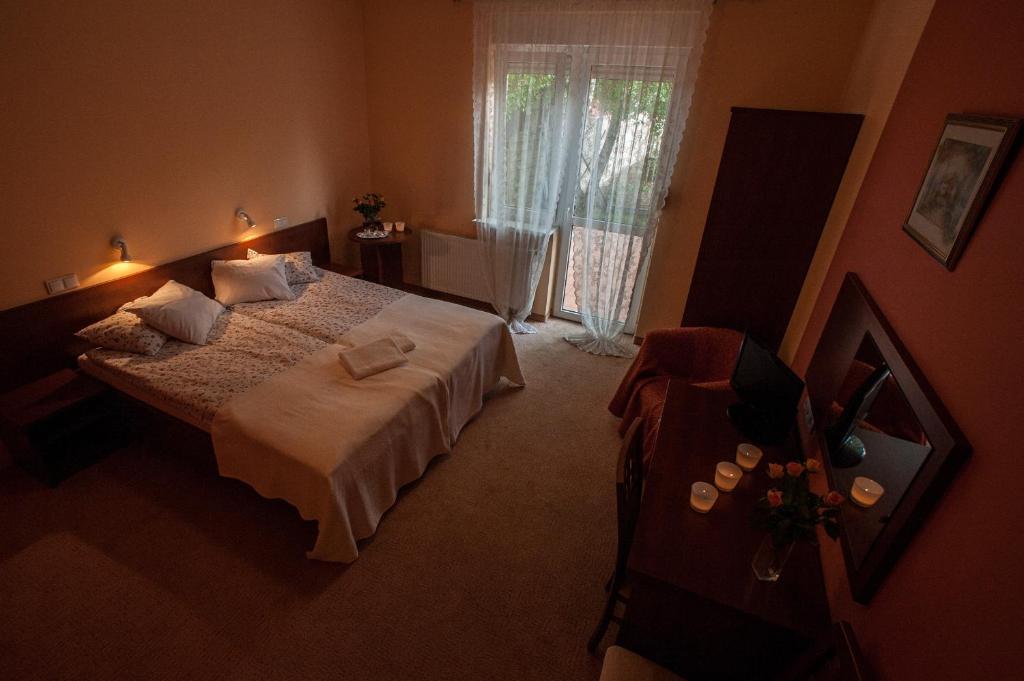Parada Pensjon Guest House Poznan Room photo